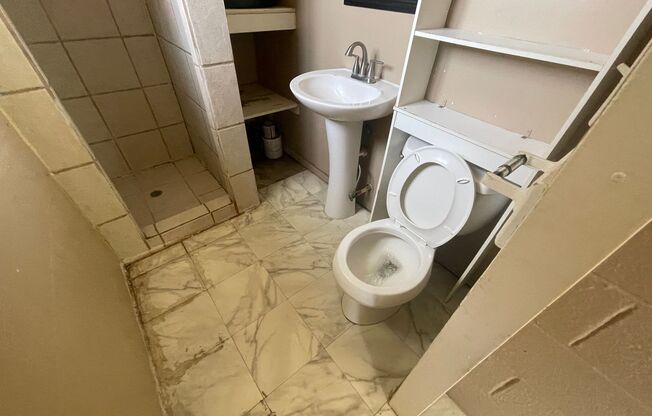 1 bed, 1 bath, 500 sqft, $650, Unit Admiral3