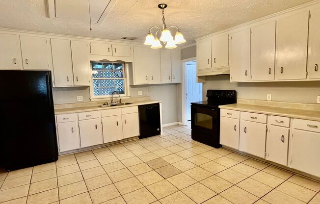 495 RUTH l 3 BED, 2 BATH