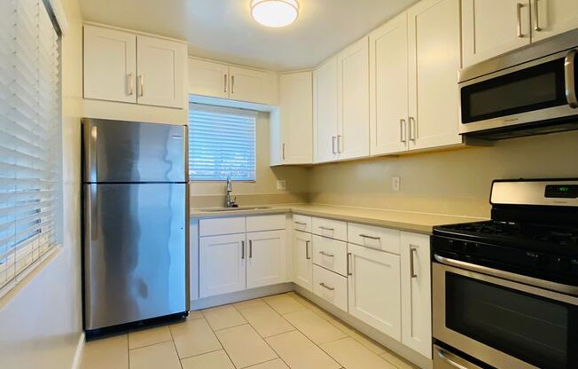 2 beds, 1 bath, 550 sqft, $2,395, Unit D2