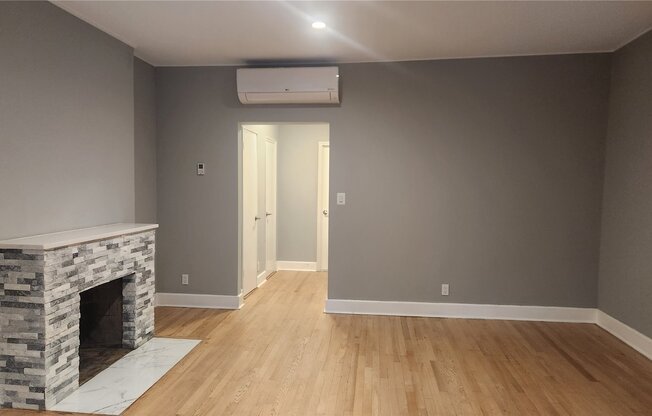 Studio, 1 bath, 500 sqft, $4,999