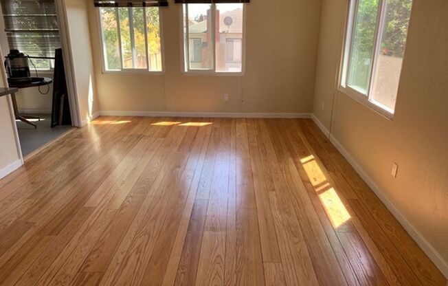 Epic REA-Great 1 BR/1 BA Unit in a S/S Duplex