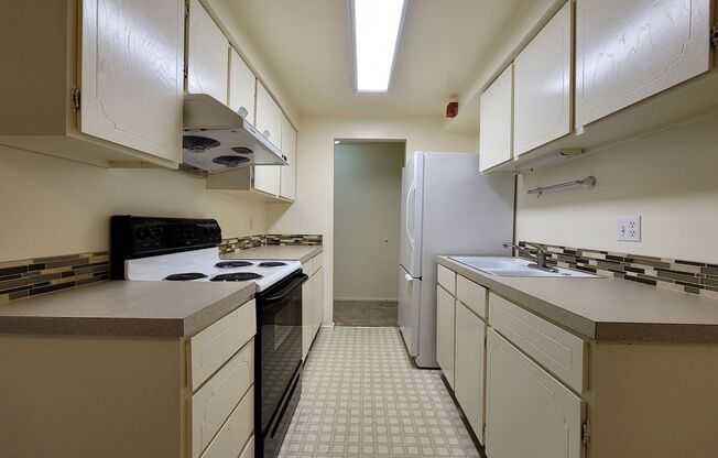 Conveniently located South Kirkland near Downtown-Laurel Park