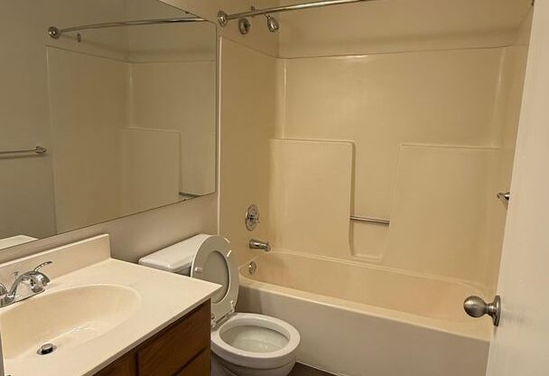 2 beds, 2 baths, 862 sqft, $1,145, Unit 1112H