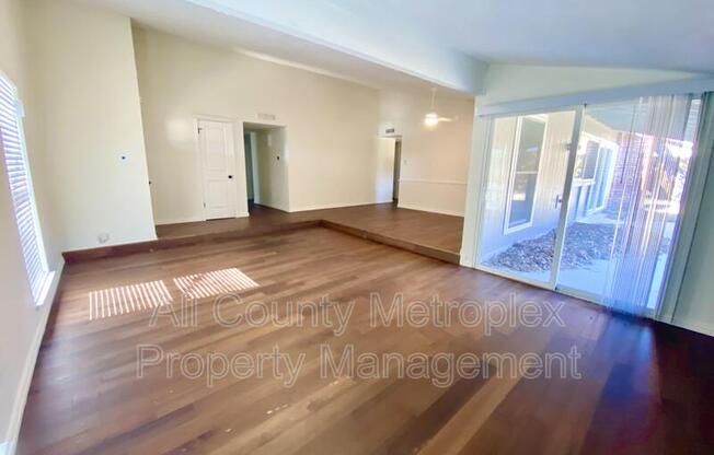 1607 W SPG CRK PKWY