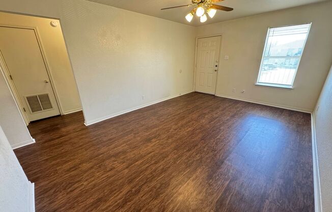 2 beds, 1 bath, 895 sqft, $750, Unit Apt D