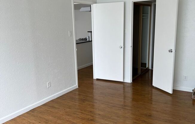 1 bed, 1 bath, 608 sqft, $1,295, Unit Greenwood Towers 302 N/M