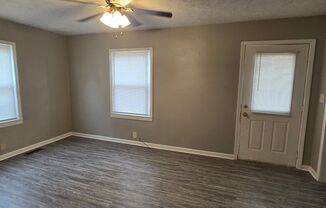 2 beds, 1 bath, $925