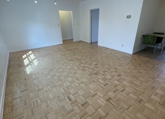 153 LAKESHORE RD