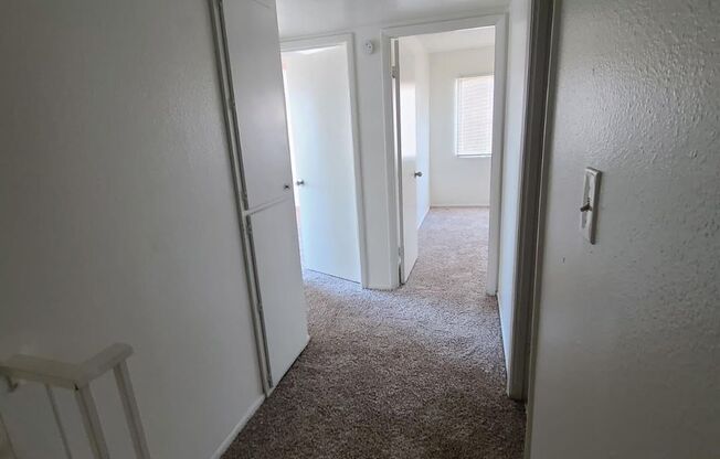 3 beds, 1 bath, $1,200, Unit 18