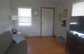 1 bed, 1 bath, 400 sqft, $850, Unit 201