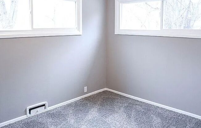 Don't Miss Out on This Charming 3 Bed, 1 Bath Home in South Kansas City!