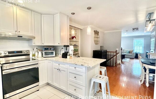 102 S WISE ST