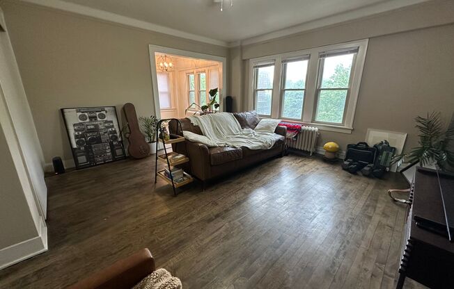 1 bed, 1 bath, $1,325, Unit 40