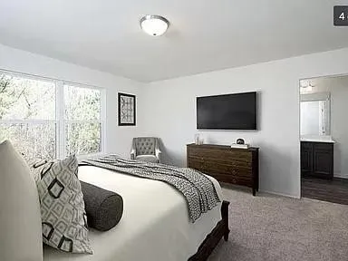 1502 VERNON BLVD
