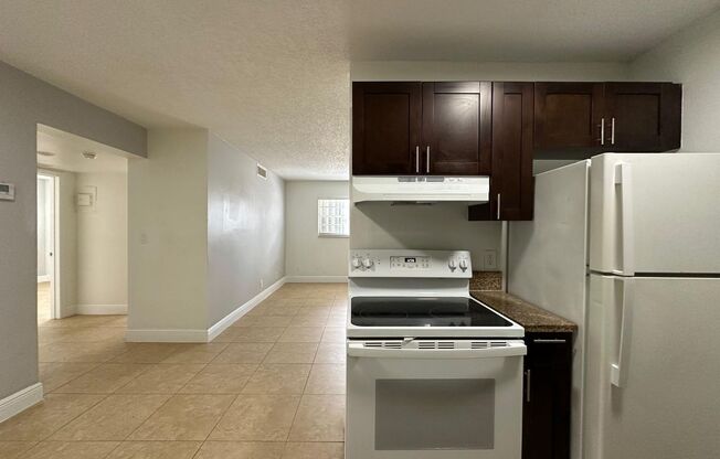 2 beds, 1 bath, $1,895, Unit 118
