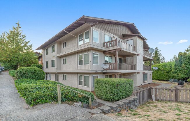 2118 S 107th St, Seattle, WA 98168