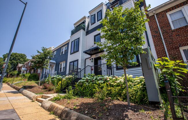 Lovely 1 BR & 1 Den/2 BA Condo in Trinidad!