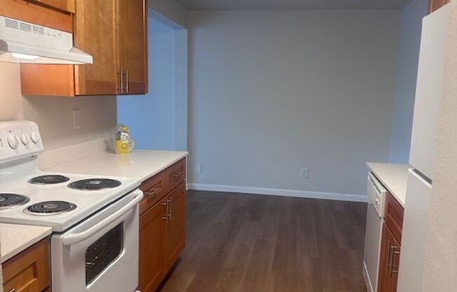 2 beds, 1 bath, 969 sqft, $2,065, Unit 4452