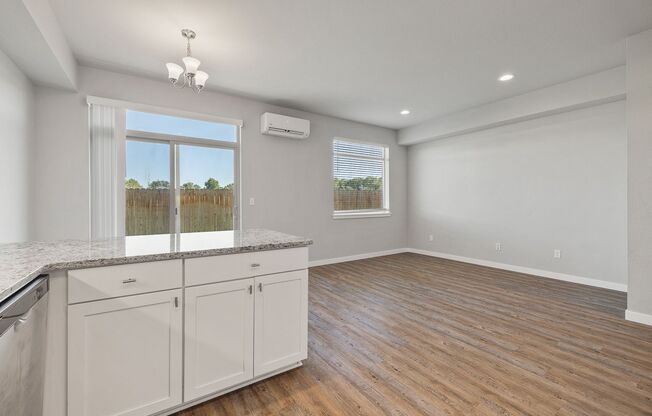 3 beds, 2.5 baths, 1,402 sqft, $1,800, Unit B150