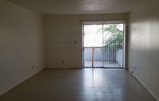 913 E. Spence