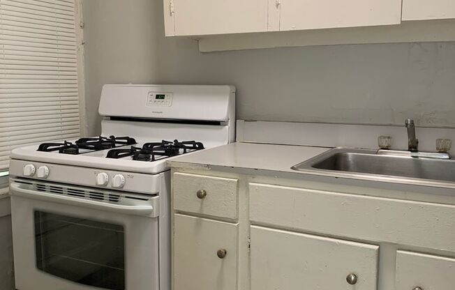 1 bed, 1 bath, 750 sqft, $775, Unit 1109 #1E