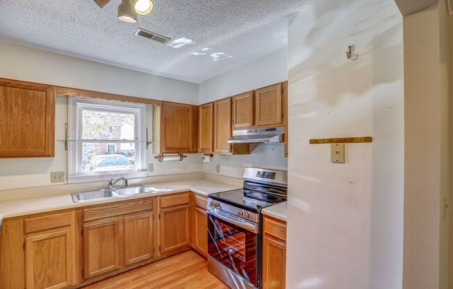 2 beds, 1.5 baths, $1,500