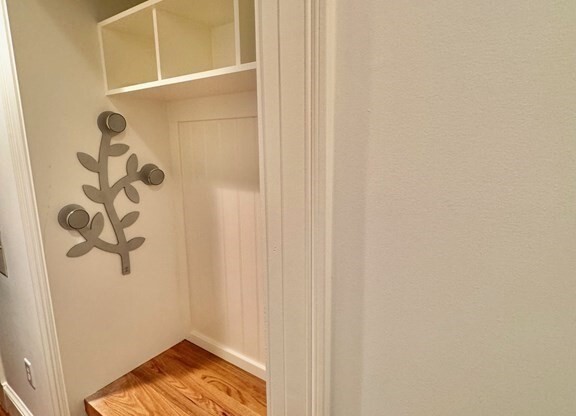 41 LINNAEAN ST