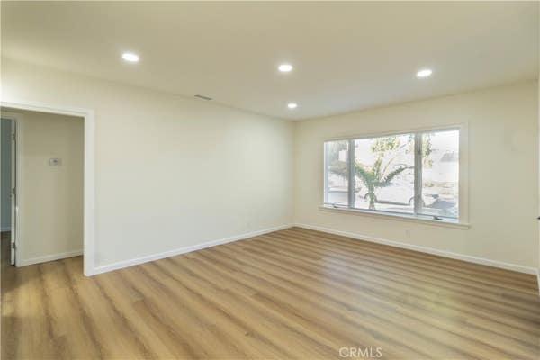 6921 ENCINO AVE