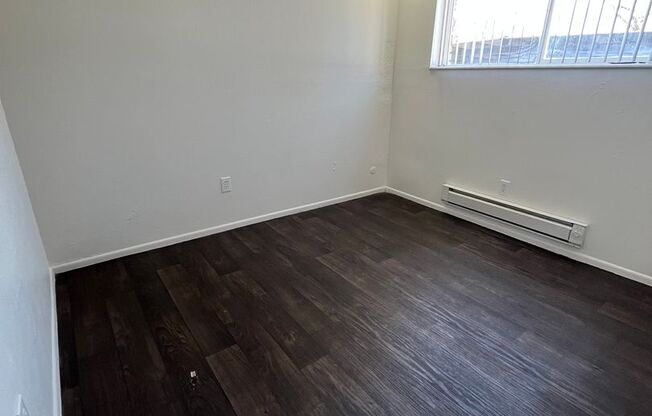2 beds, 1 bath, 700 sqft, $1,175, Unit 08B