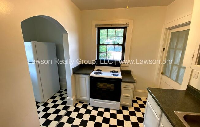 1 bed, 1 bath, $950, Unit #3