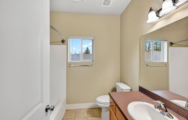 3 beds, 2.5 baths, 1,517 sqft, $2,395, Unit 17264