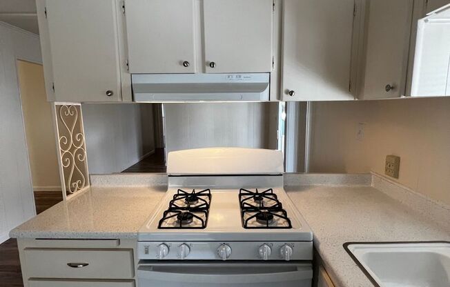 2 beds, 2 baths, 1,080 sqft, $3,695, Unit 29