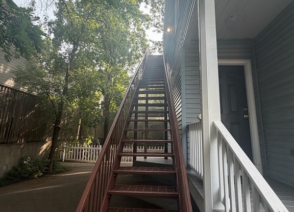 2 beds, 1 bath, 850 sqft, $2,400, Unit 3