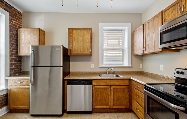 1 bed, 1 bath, $995, Unit 4110A - 445