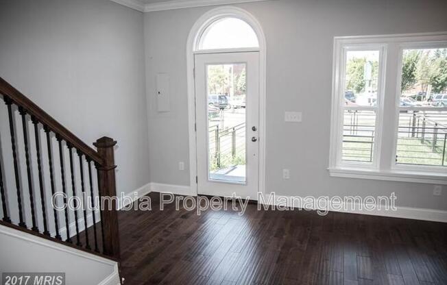 1219 17 ST NE