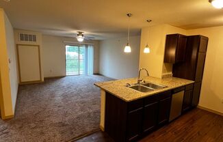 1 bed, 1 bath, 756 sqft, $1,385, Unit 4320-212