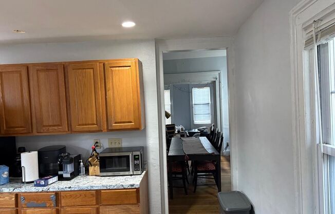 395 Crown Street 6 Bed 2 Bath House - Get One Month Free Rent!