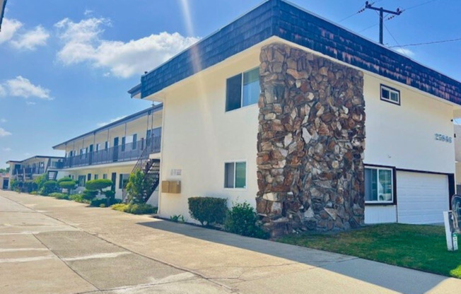 2 beds, 1 bath, 992 sqft, $2,495, Unit 3