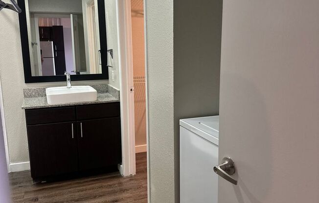 1 bed, 1 bath, 637 sqft, $1,025, Unit 115