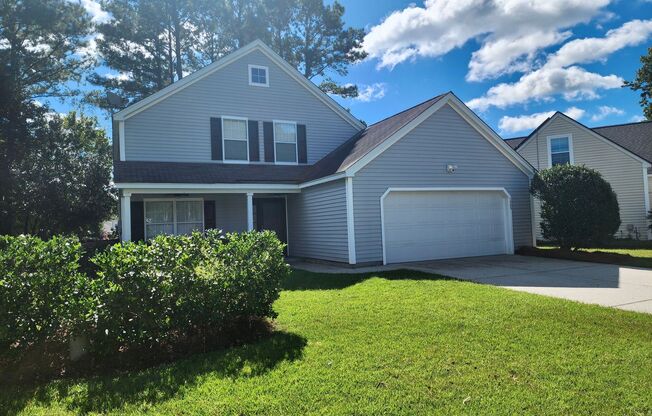 Well maintained 4 bedroom with pond view in The Peninsula - Charleston