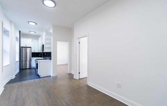 51 E 2 ST