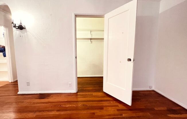 Studio, 1 bath, 518 sqft, $1,329, Unit 001