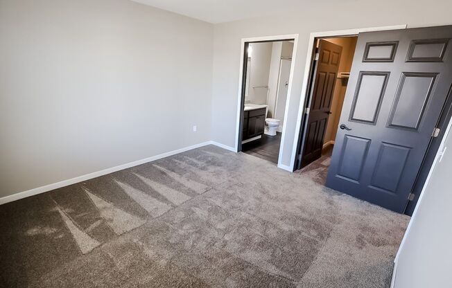 3 beds, 2 baths, 1,180 sqft, $1,500, Unit 3500-104