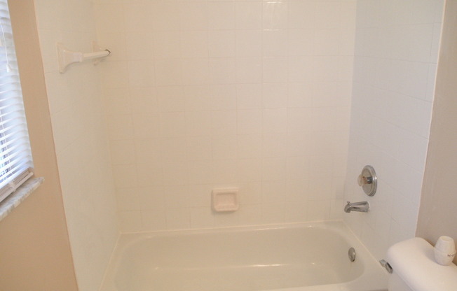 3 beds, 2 baths, $2,000