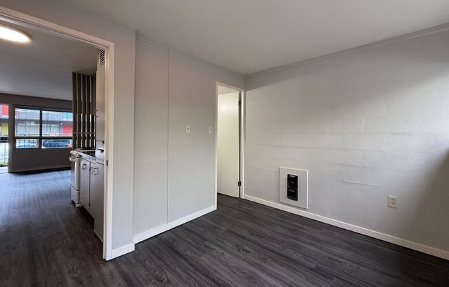 1 bed, 1 bath, 393 sqft, $1,195, Unit 104