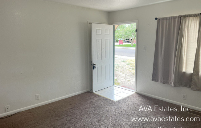2707 CHEYENNE AVE