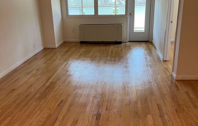 2 beds, 1 bath, 860 sqft, $1,895, Unit 2W