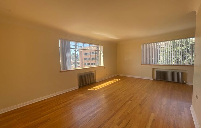 1-MONTH FREE! Capitol Hill Apartment With Hardwood Floors Near Downtown
