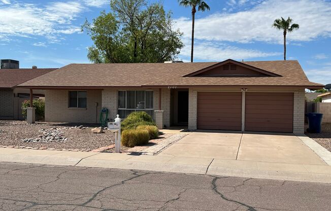 Tempe 3 Bed, 2 Bath - Pool and Single Story