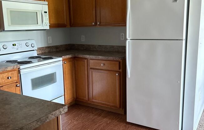 2 beds, 2 baths, 1,001 sqft, $1,015, Unit 4266 Apt 9